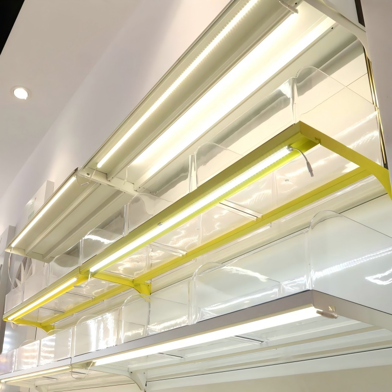pc magnetic shelf light